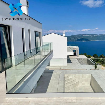 Προσαρμοσμένο 15mm Ultra Clear Frameless Toughened Glass Για Βαράντα